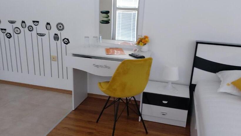 Quarto Deluxe com Sacada, Stephanovy Guest House