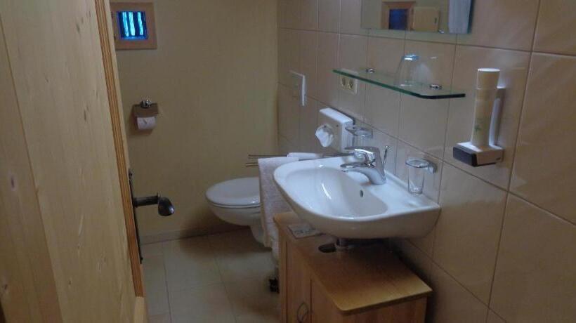 Номер Стандарт Вид на Горы, Naze`s Hus Mellau