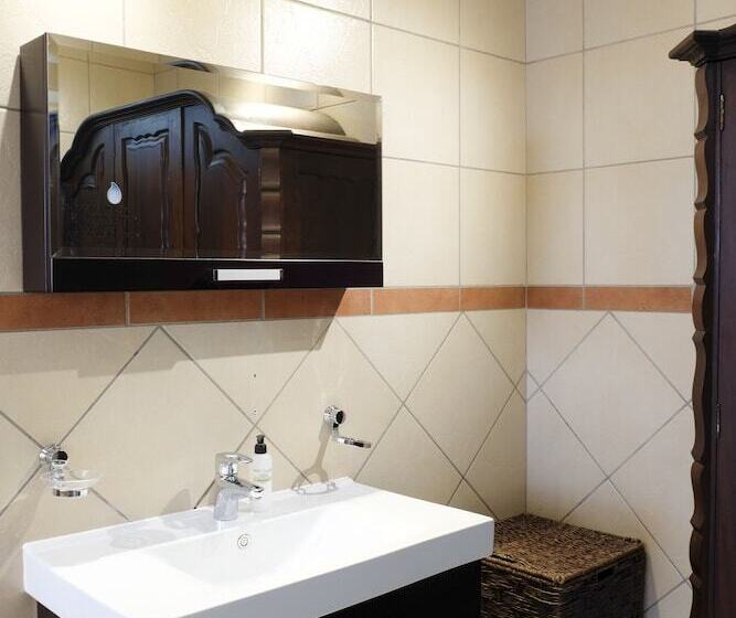 스위트 킹사이즈 침대, Waterkloof Guest House