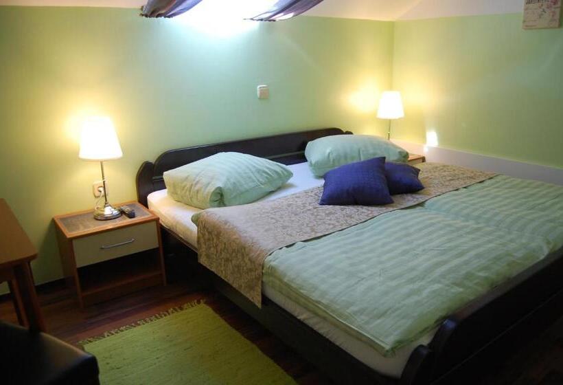 اتاق عادی, Rooms Hiša Divino