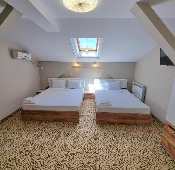 חדר סטנדרט לשלושה, Vila Central