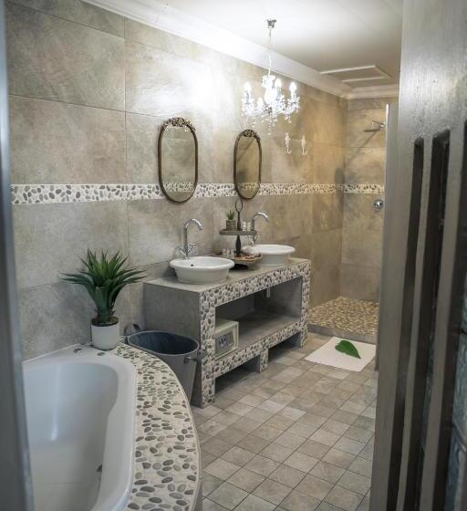سوییت سوپریور, Big 5 Guest House Witbank