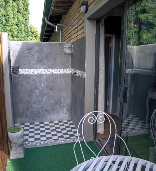 سوییت سوپریور, Big 5 Guest House Witbank