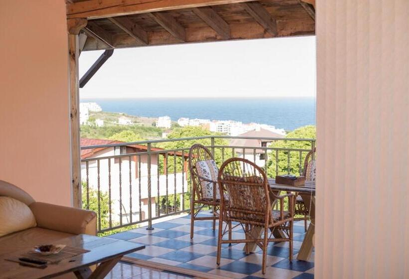 דירת חדר עם טרסה, Eleonor Guest House