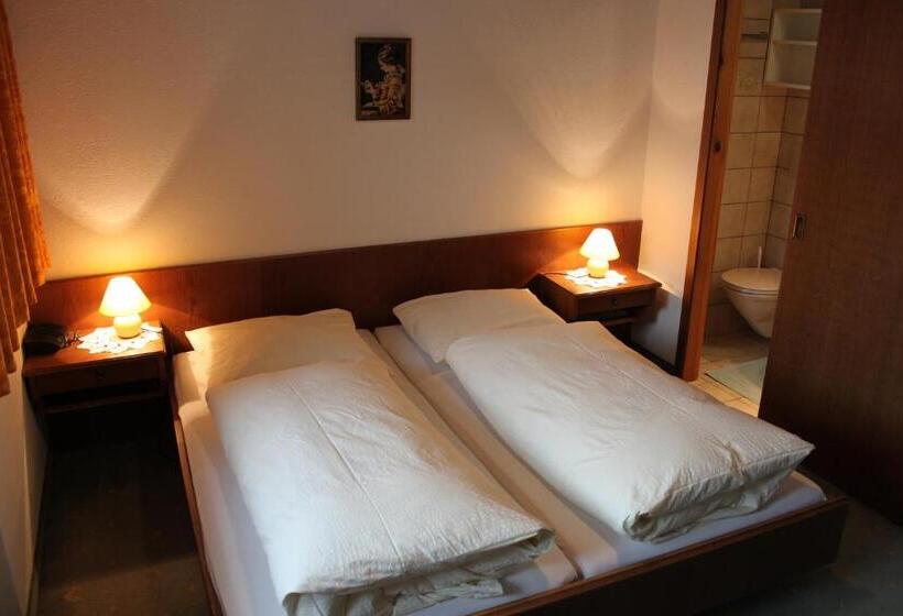 Quarto Estandar, Gästehaus Trude Waltl