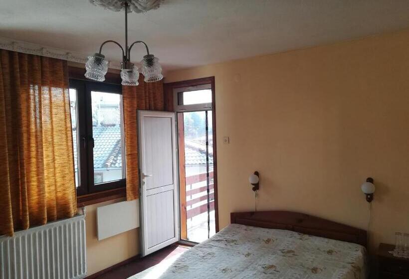 Номер Стандарт с Балконом, Guest House Terziiski