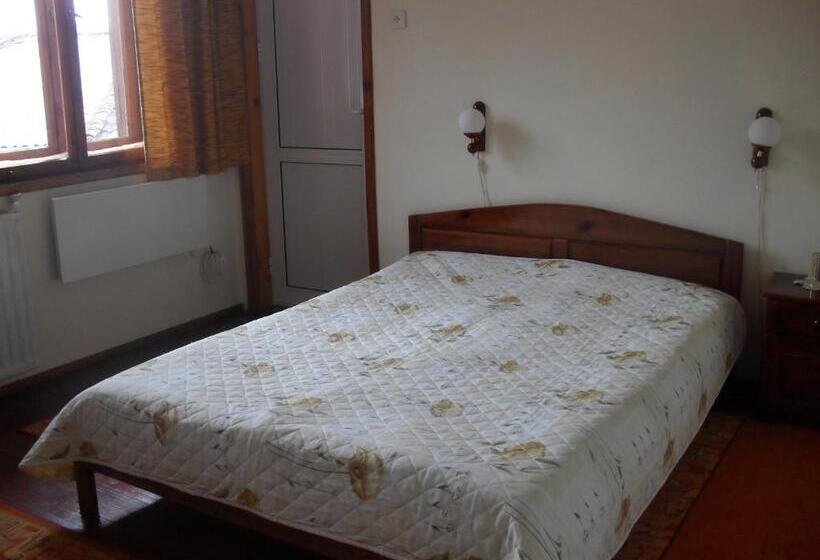 Номер Стандарт с Балконом, Guest House Terziiski