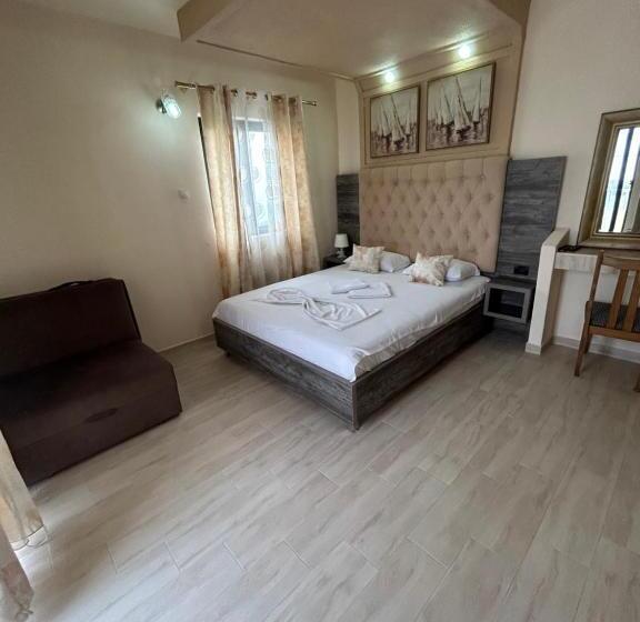 اتاق استاندارد چهارنفره با بالکن, Guesthouse Liamra