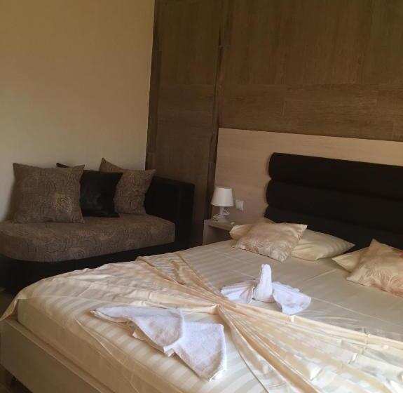 استودیوی استاندارد, Guesthouse Liamra