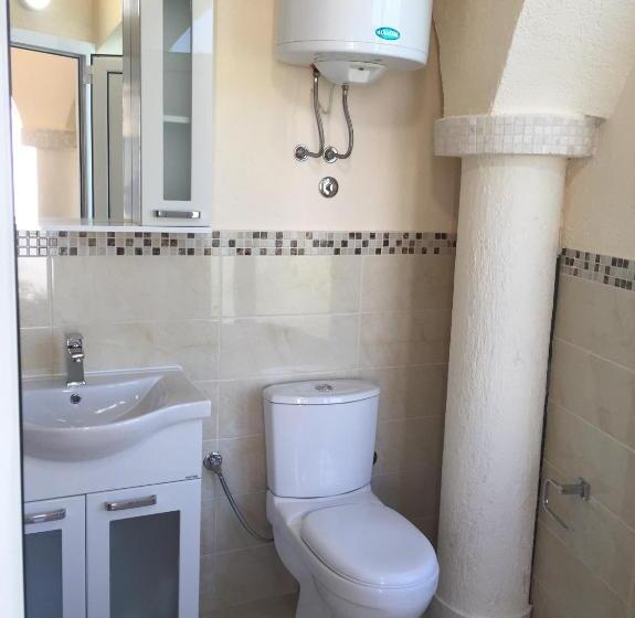 استودیوی لوکس, Guesthouse Liamra
