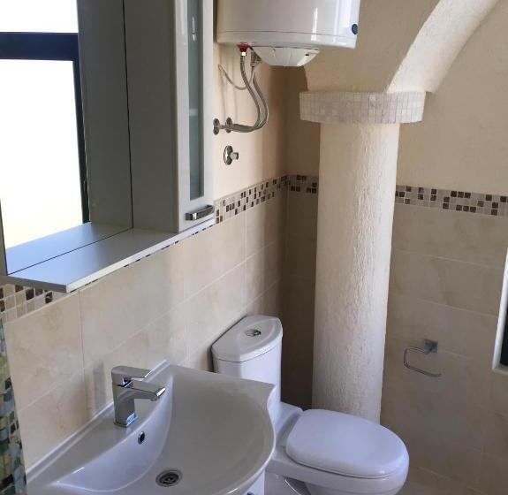 استودیوی لوکس, Guesthouse Liamra