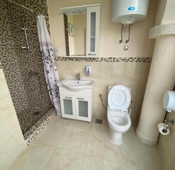 استودیوی لوکس, Guesthouse Liamra
