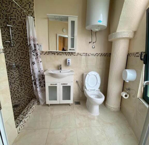 استودیوی لوکس, Guesthouse Liamra
