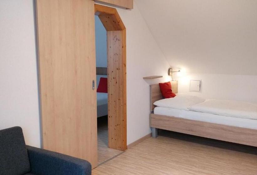 Family Suite, Pension & Reitstall Inghofer