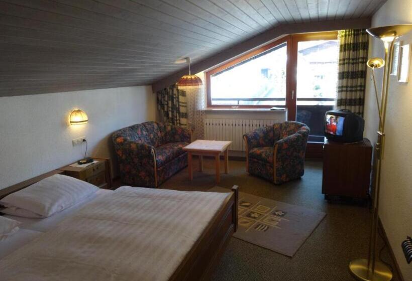 اتاق استاندارد سه تخته با بالکن, Landhotel Eva