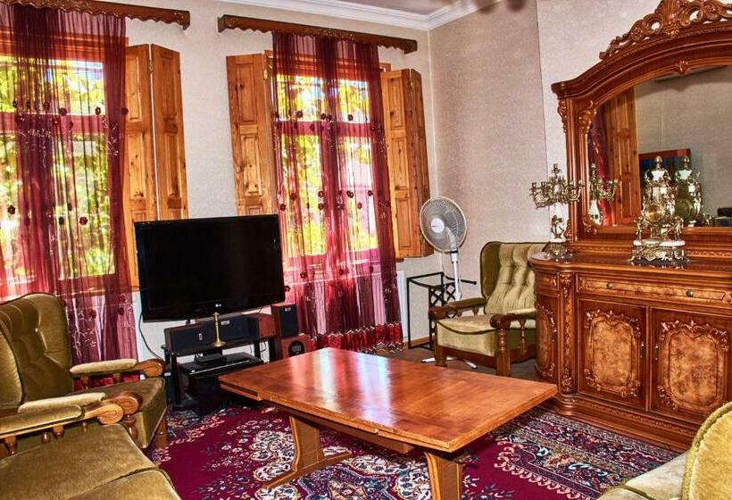 اتاق استاندارد با سرویس بهداشتی مشترک, Guest House Svetlana