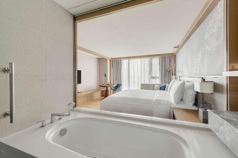 اتاق استاندارد با تخت بزرگ, Doubletree By Hilton Taipei Zhongshan