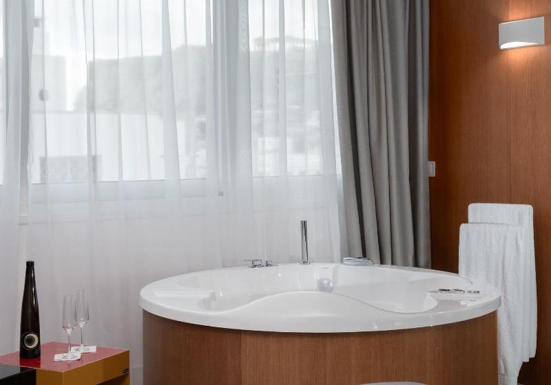 Deluxe люкс с видом, Elia Ermou Athens