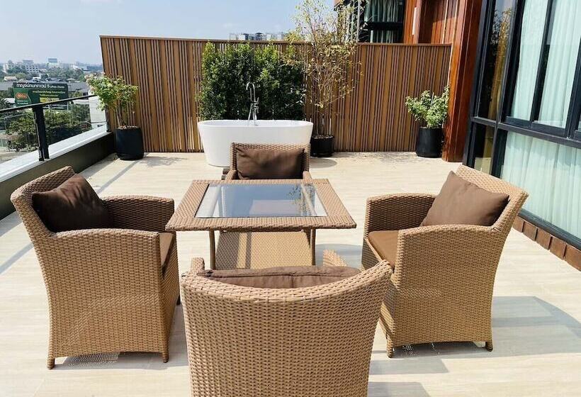 سوییت, Parc Borough City Resort  Sha Extra Plus