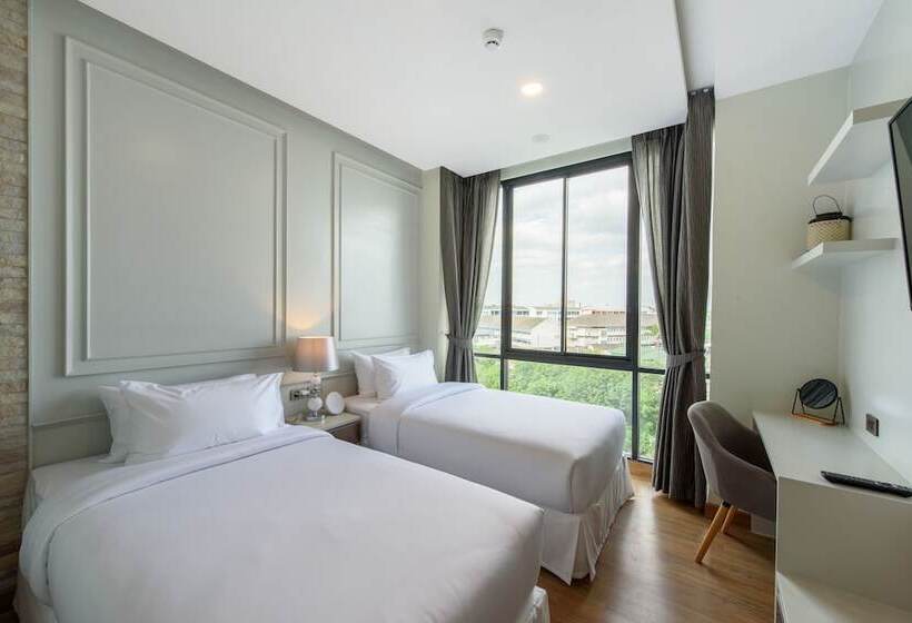 سوییت با چشم‌انداز استخر, Parc Borough City Resort  Sha Extra Plus
