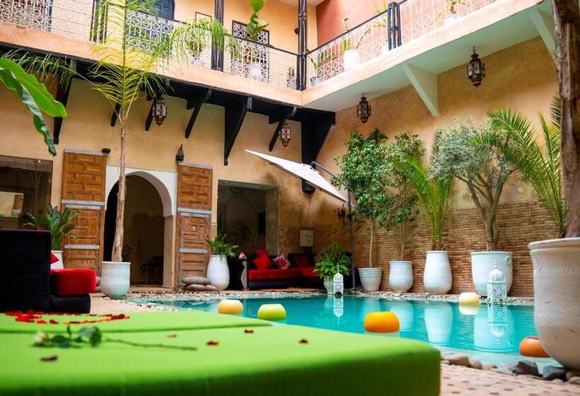 سوئیت سینیور, Riad Romance