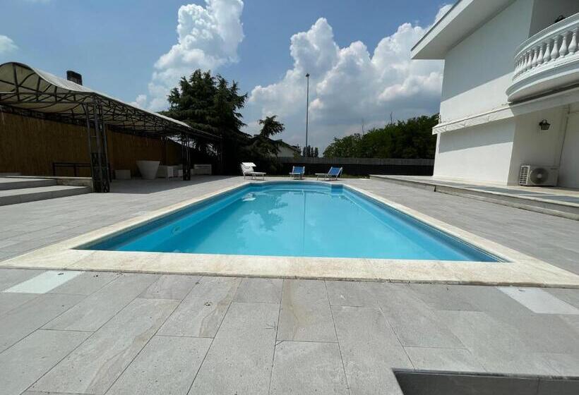 آپارتمان 1 خوابه همکف, Villa Danieli