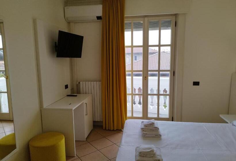 Standard room with outdoor bath, Villa Danieli