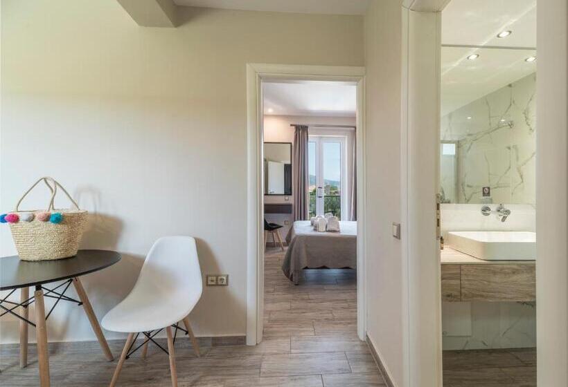 Люкс Deluxe Кровать Кинг, Memories Apartments