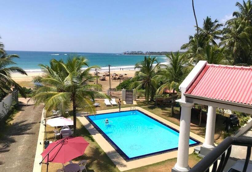 اتاق خانوادگی با چشم‌انداز دریا, Crystal Resort Dickwella